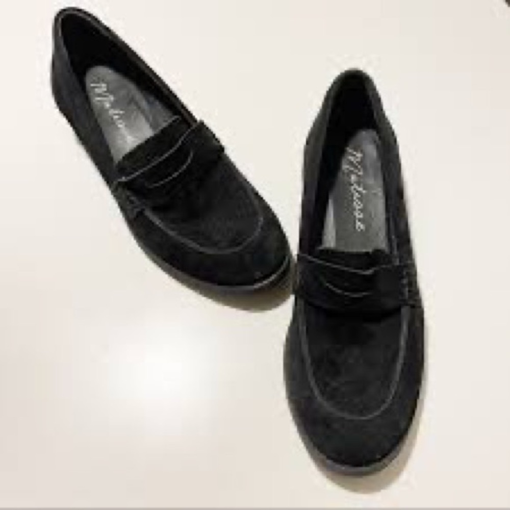 Matisse Crescent Black Suede Loafer